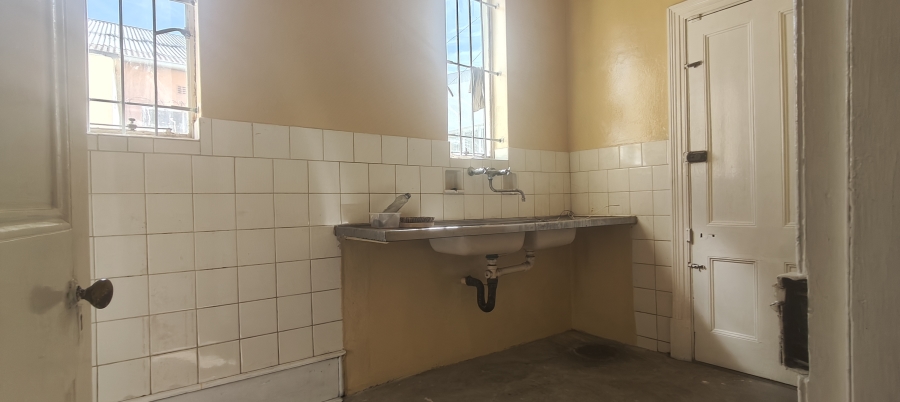 6 Bedroom Property for Sale in Sydenham Eastern Cape